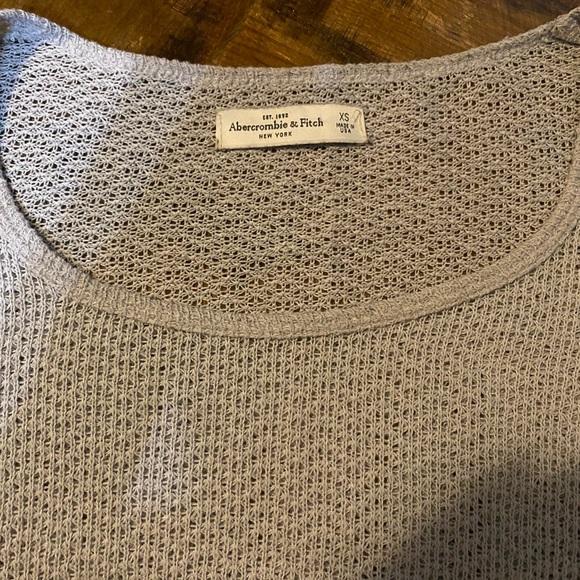 Abercrombie and Fitch, light cover sweater - Picture 6 of 6